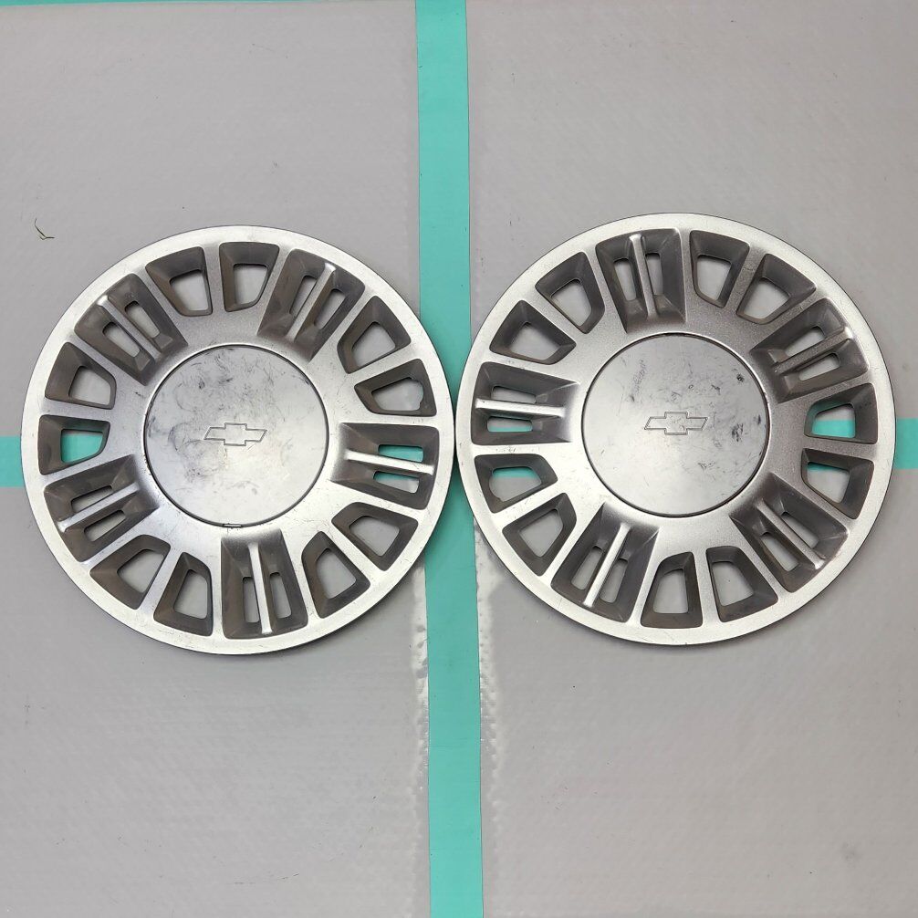 00-05 Chevy Malibu hubcaps 15 inch set of 2