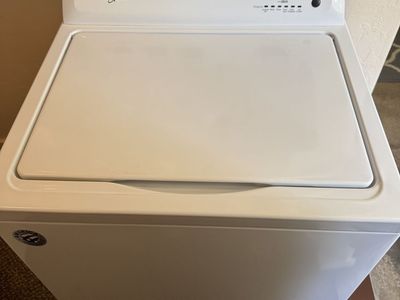 Whirlpool White Top Load Washer - Excellent Condition, Ready for Your Laundry Needs