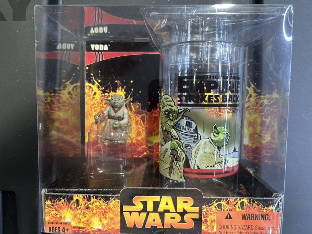 Star Wars Yoda And Collector Cup