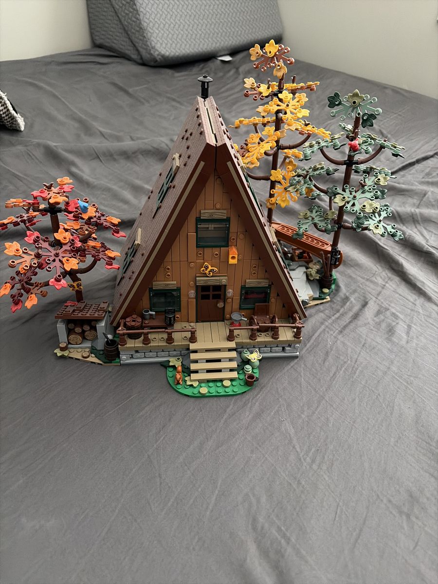 LEGO A-frame Cabin (ASSEMBLED)
