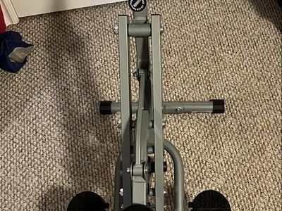 Squat machine