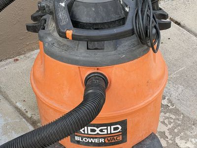 16.5 Gal Blower And Vac Excellent Condition