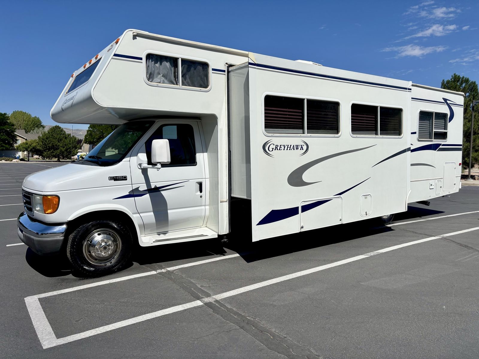 2004 jayco Greyhawk 16K miles immaculate condition hardly used whit super slide out ready to camp or travel the world very clean