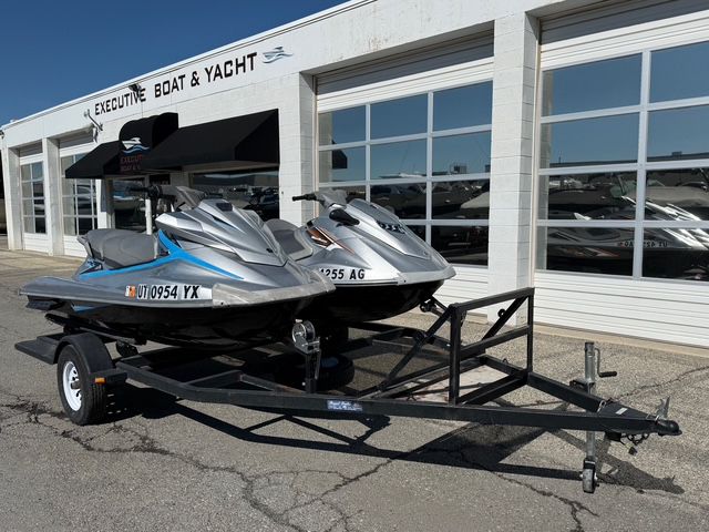 2015 & 2011 11' Yamaha Wave Runners