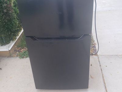 Hisense Compact Refrigerator with Freezer Black Double Door