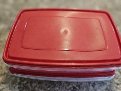 Rubbermaid Stacking egg catons