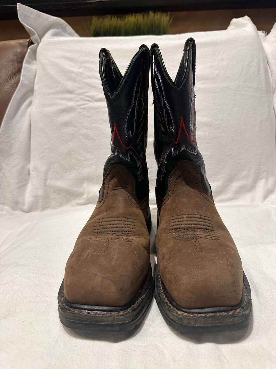 Ariat men’s size 7.5D waterproof carbon toe western style work boots