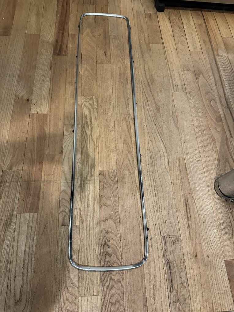 1966-1977 Early bronco Grill Surround Trim