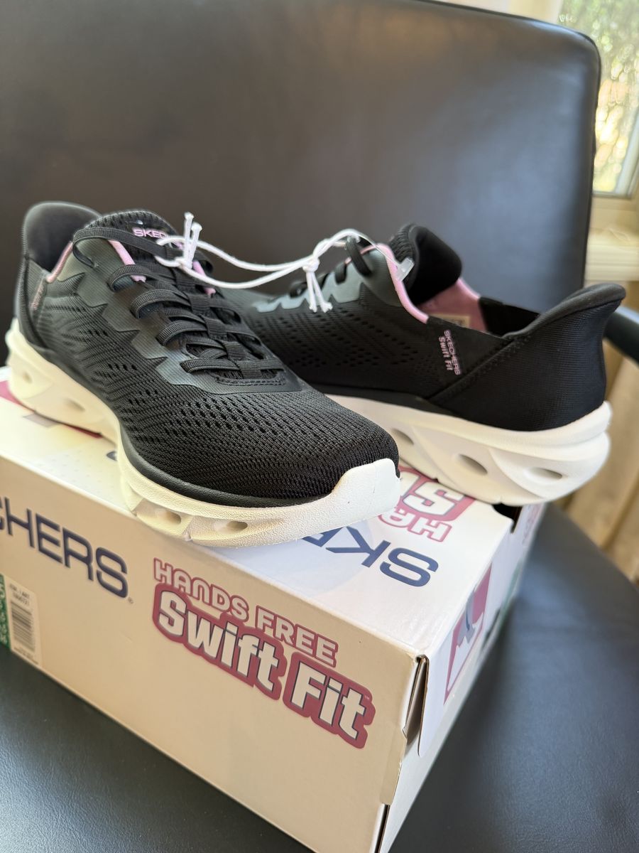 New Womens Skechers Hands Free Swift Fit Shoes