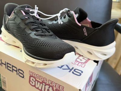 New Womens Skechers Hands Free Swift Fit Shoes