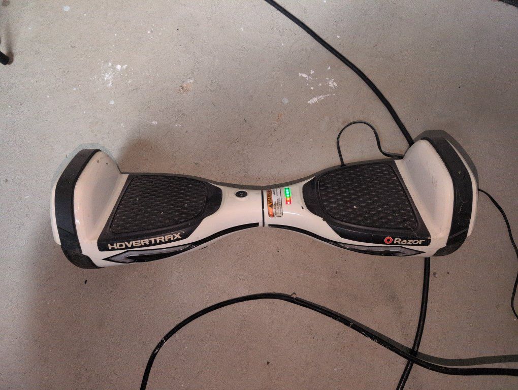 Razor Hovertrax Electric Smart Hoverboard Self-Balancing Scooter - White, with charger 