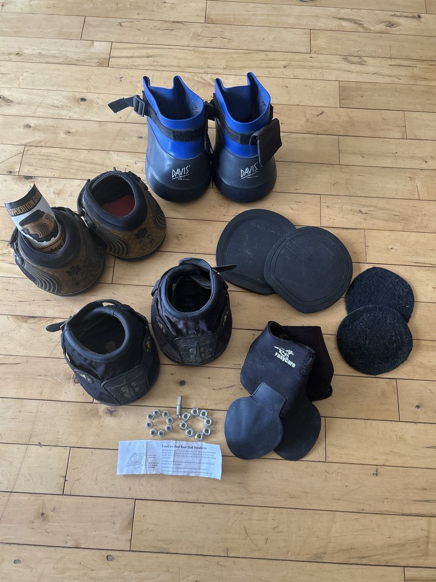 Assorted Horse Hoof Boots Bundle - Davis & EasyCare Trail with Accessories