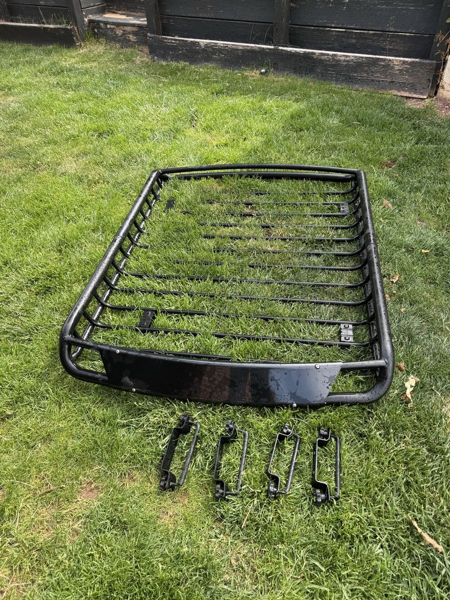 Roof basket