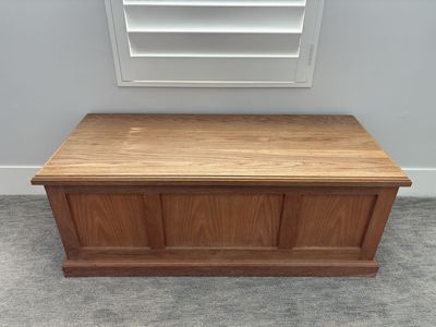 Large Wooden Storage Chest / Trunk in Excellent Condition!