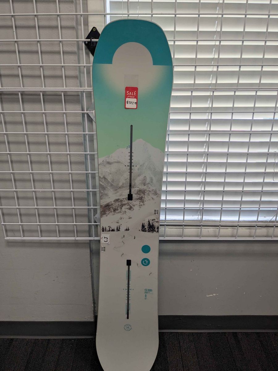 Burton Feelgood Flying V 146cm Snowboard - Used (2026)