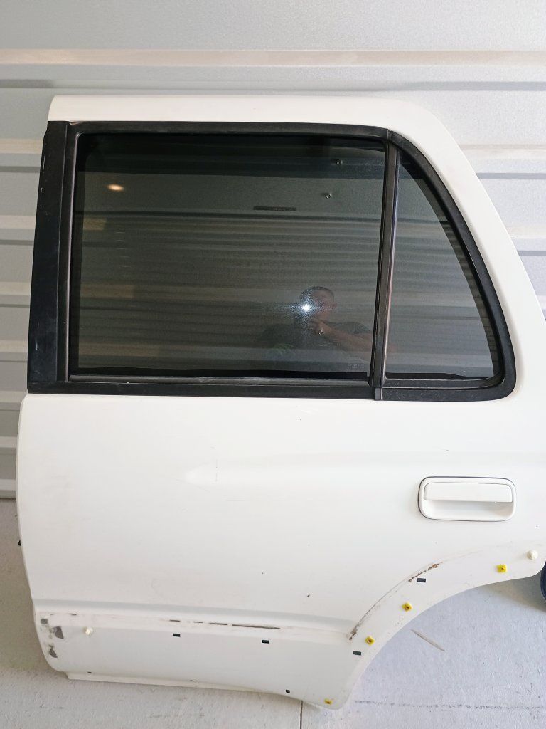 3rd Gen 97 Toyota 4Runner limited edition OEM 4x4 v6 rear doors complete 
