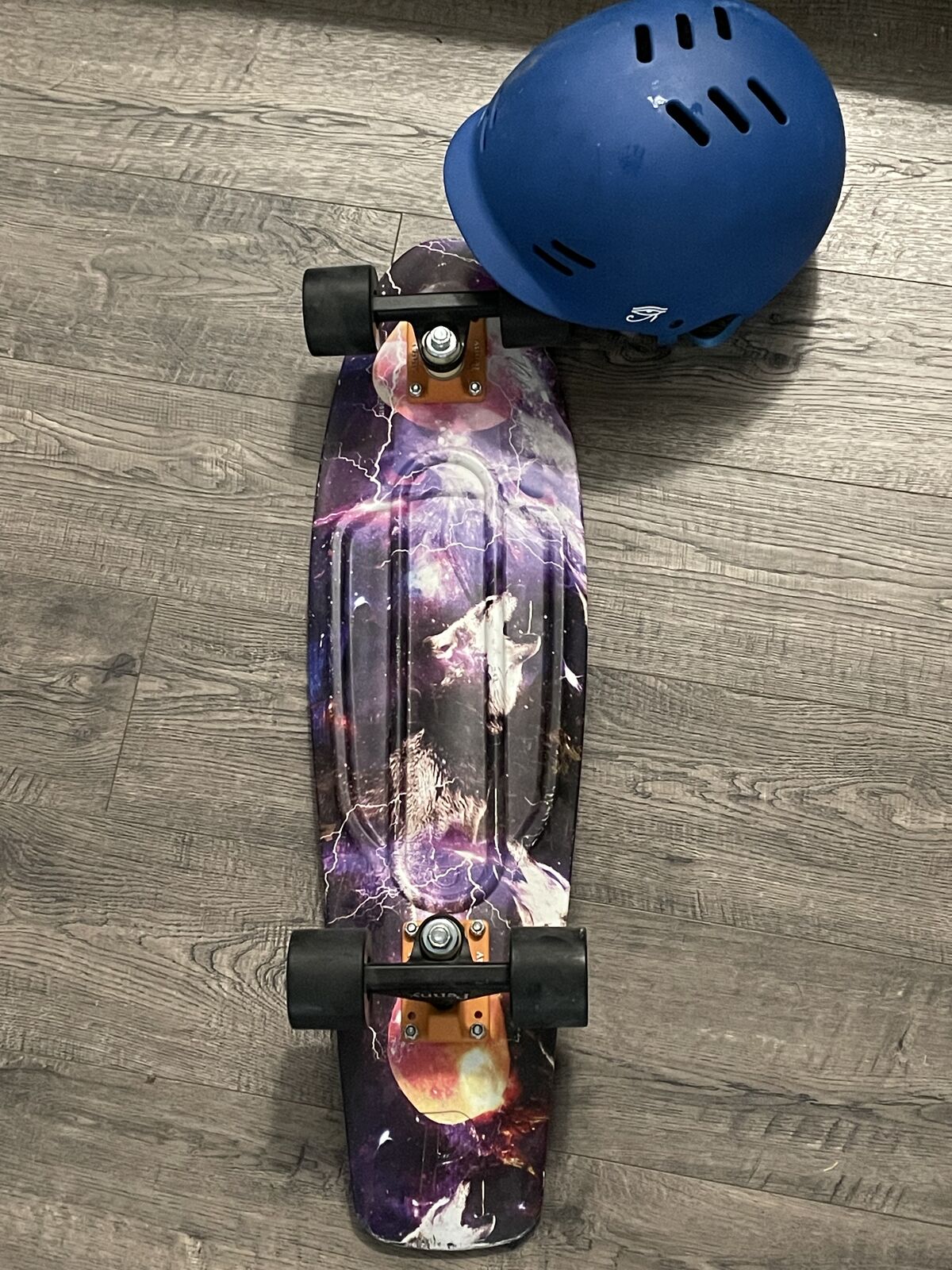 Penny 'Nickel' (larger version) Board & Predator Helmet