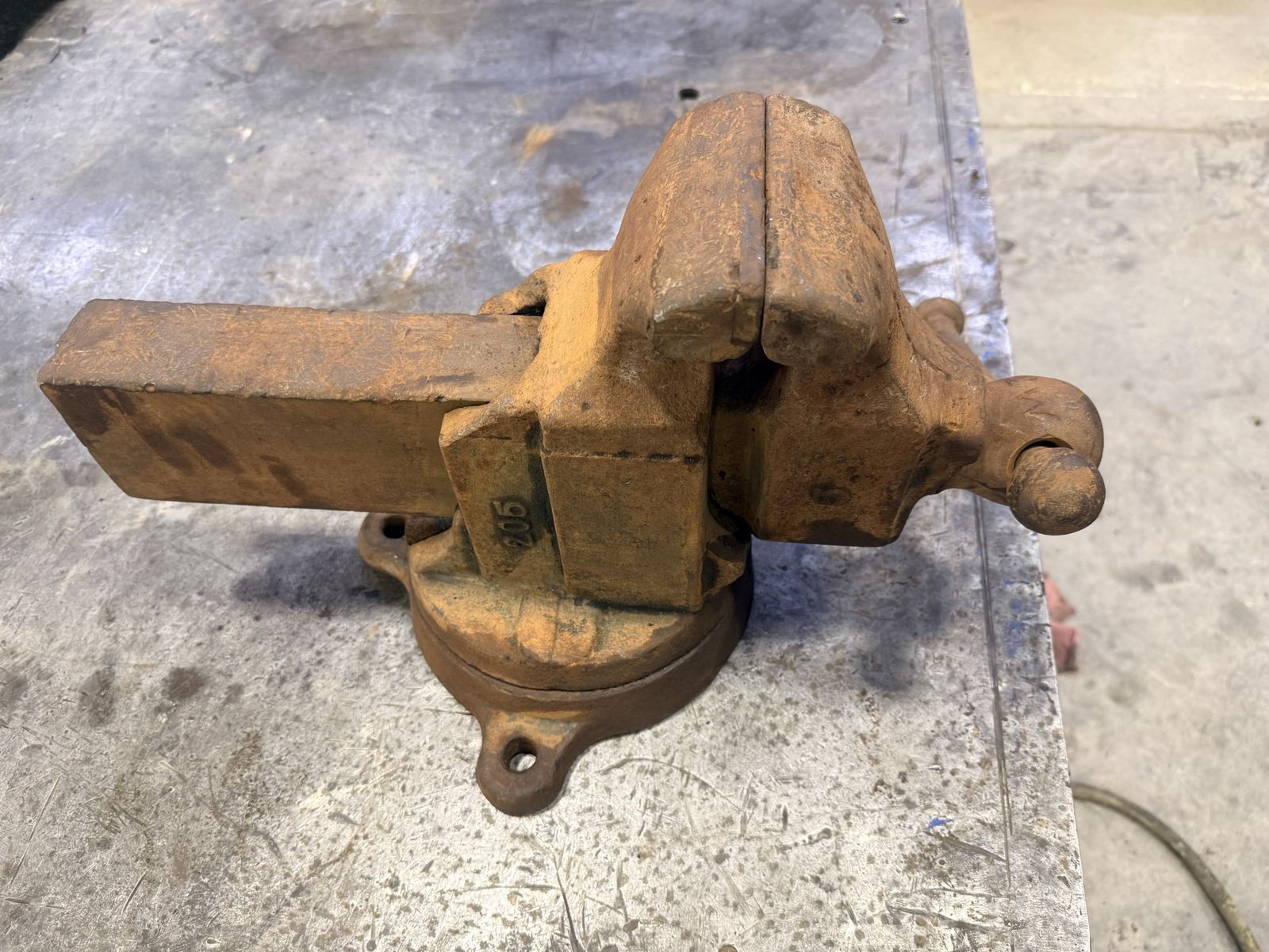 Vintage Heavy Duty Metal Bench Vise with Swivel Base