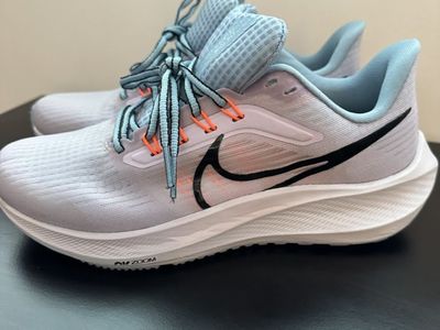 Nike Air Zoom Pegasus 39 Women’s Running Shoes – Size 7.5 – White/Multi