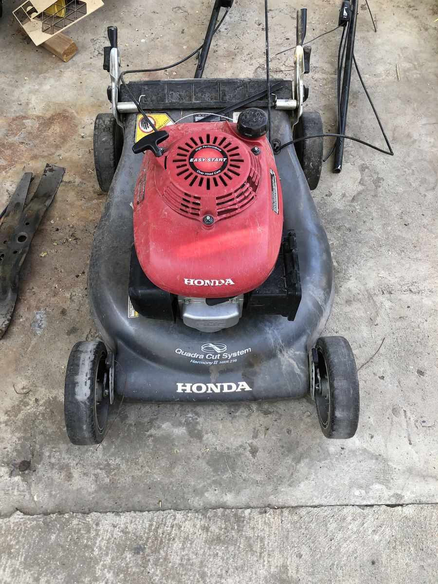 Honda mower engine