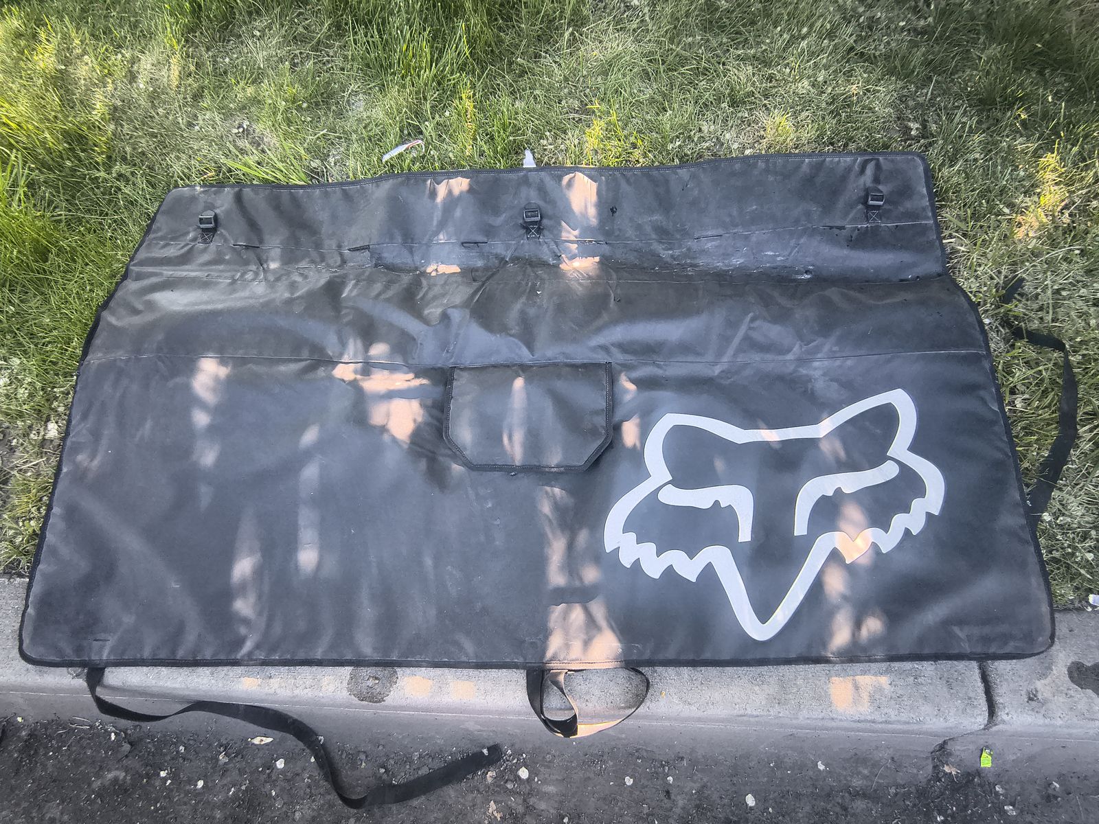 Fox Padded Tailgate Cover