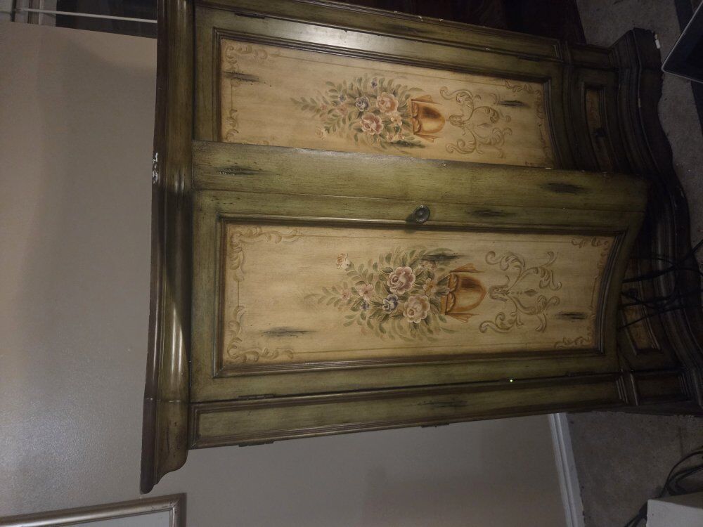 Free entertainment center