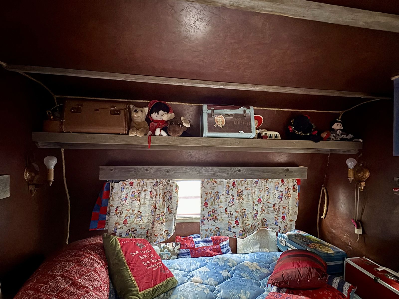 Main image 9
