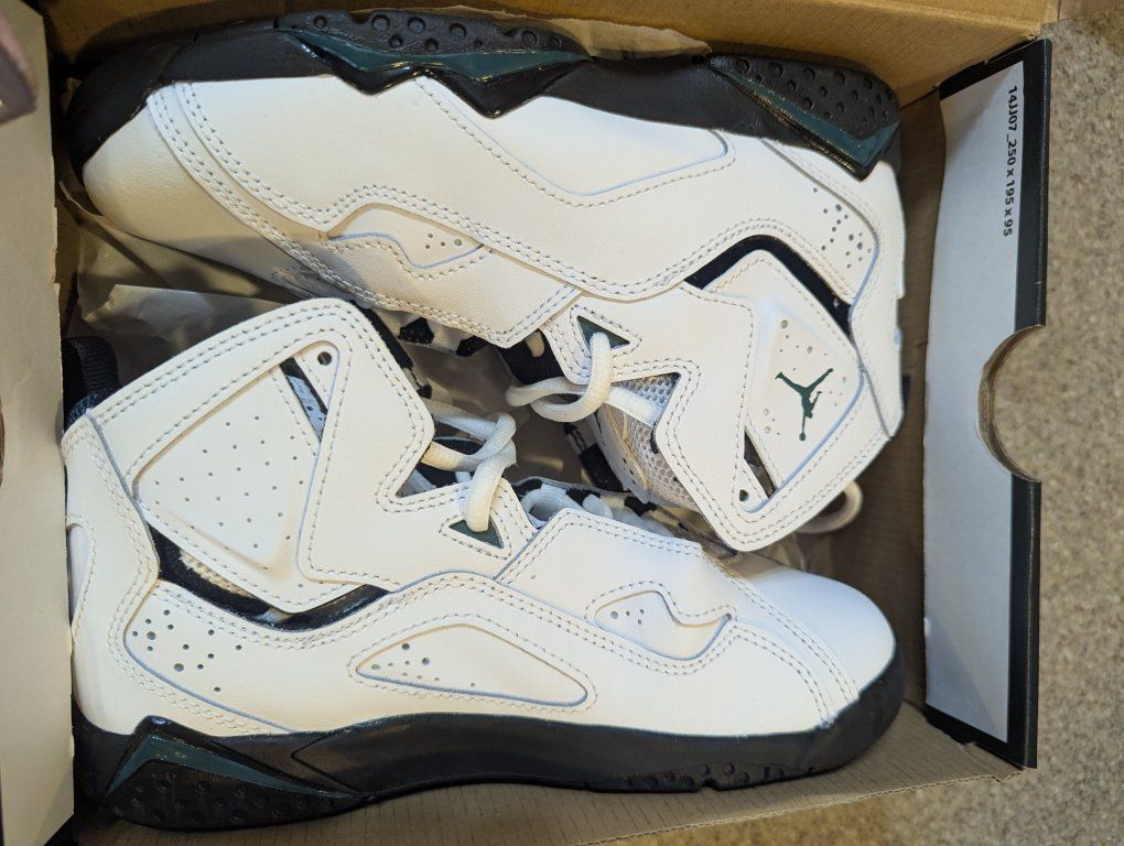 Jordan True Flight (PS) White/Black-Oxidized Green Youth Size 2Y Sneakers