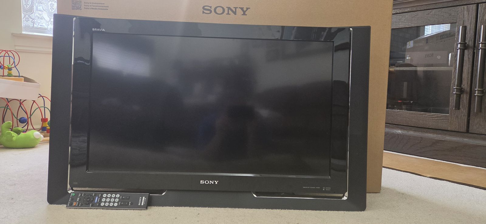 Sony BRAVIA KDL-32N4000 32-inch LCD Digital Color TV - For Repair or Parts