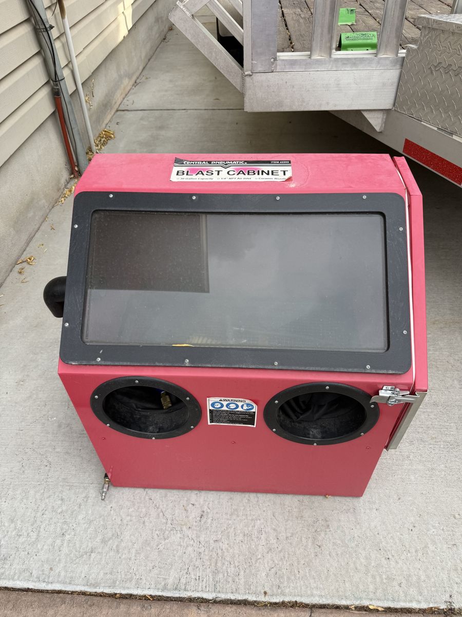 Blast Cabinet
