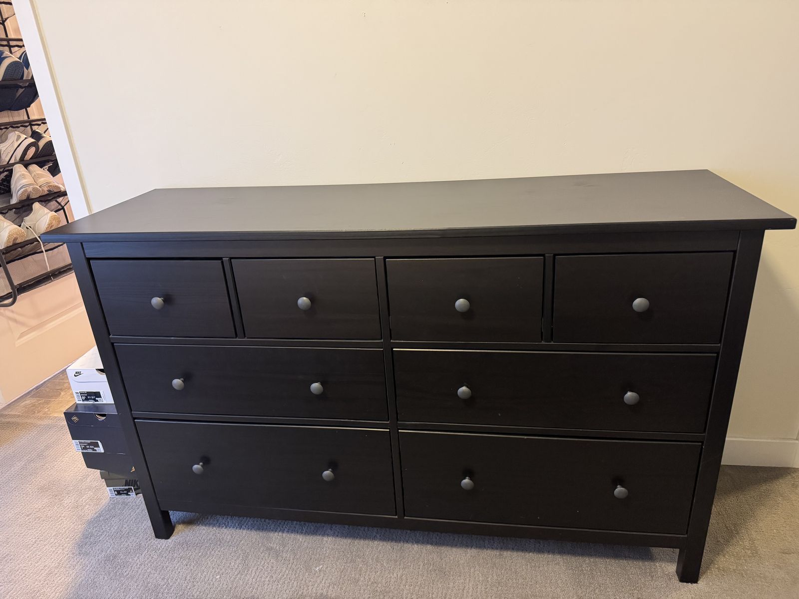 8-drawer Dresser