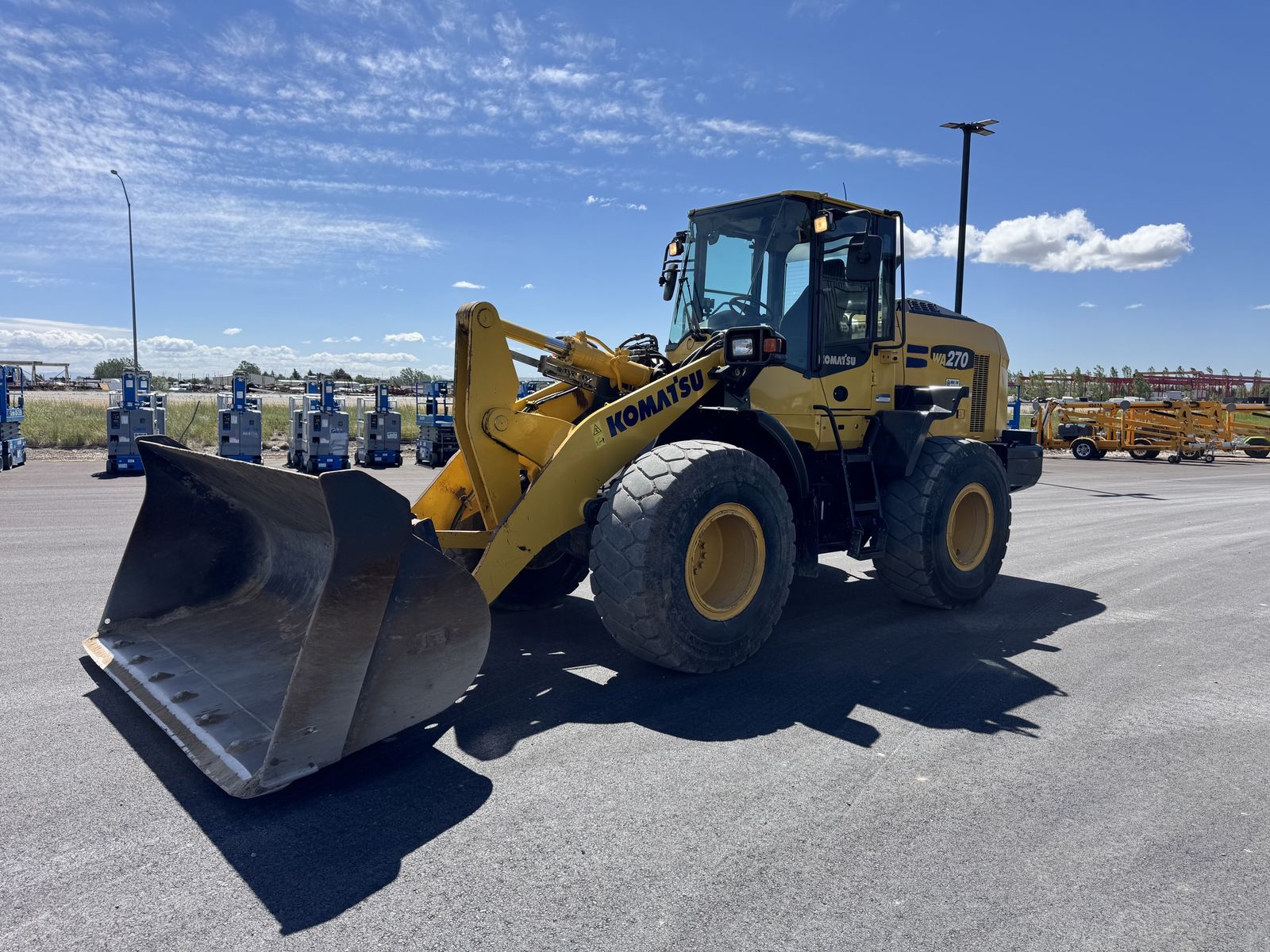 2019 KOMATSU WA270-8 WHEEL LOADER with Coupler