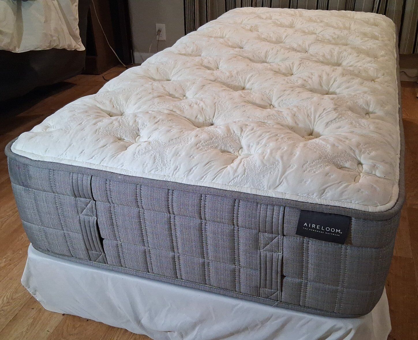 Aireloom Twin Hamdmade Luxury Firm Mattress