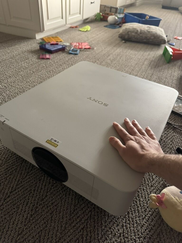 Sony VPL-FHZ58 Laser Projector 4,200 Lumens 1080p