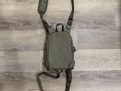 Filson Foul Weather Fly Fishing Vest Pack Green Adjustable Strap - Used