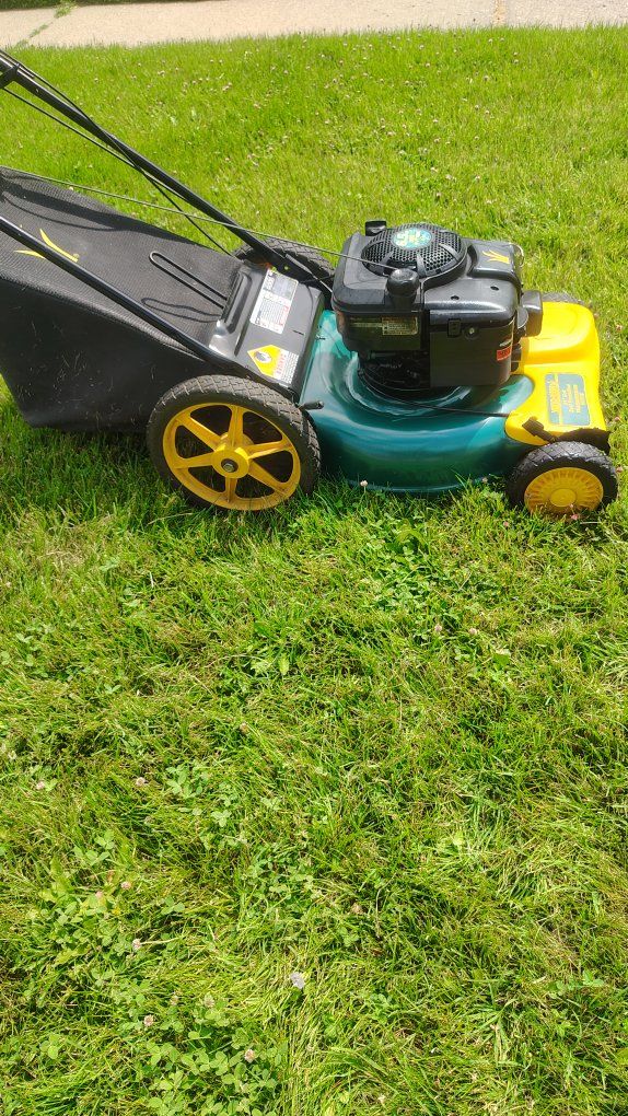 Yard Man 21" Self-Propelled Gas Lawn Mower - 6.5 HP, Transmission Drive