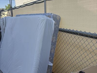 Free Two free queen size beds