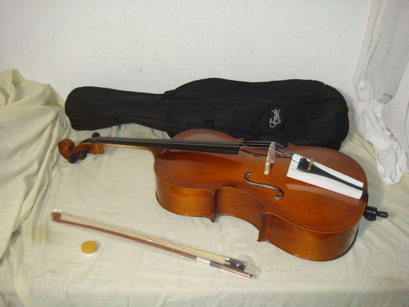 ETUDE EC-100 1/4 SIZE STUDENT VIOLIN WITH BAG, BOW, AND ROSIN