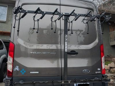 Lolo 6 bike rack - foot activated tilt