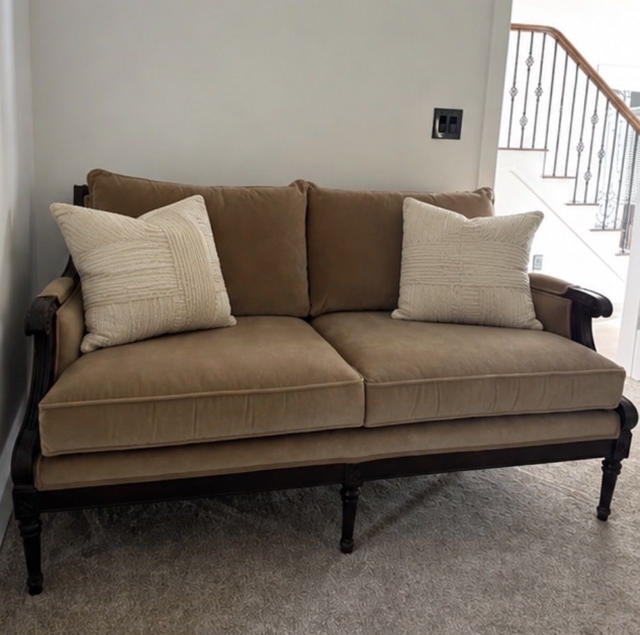Like new Ethan Allen love seat