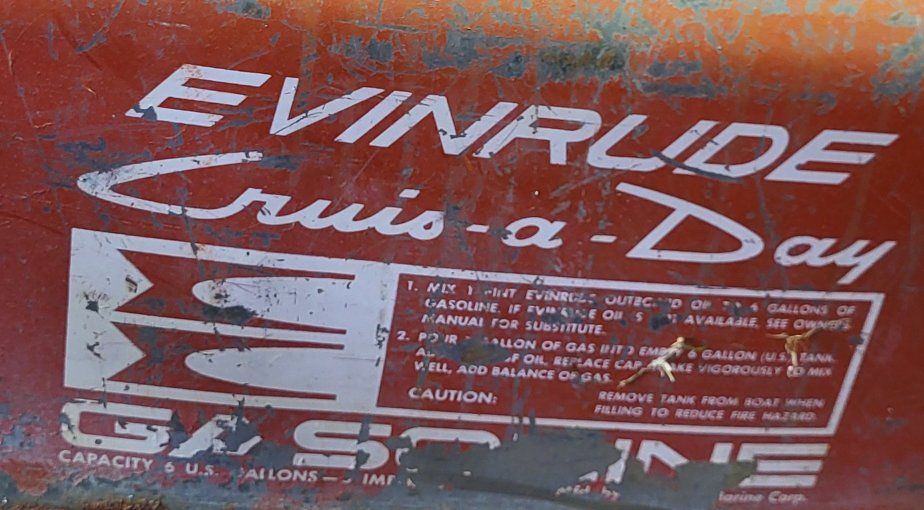 Evinrude cruisa a day gas cans