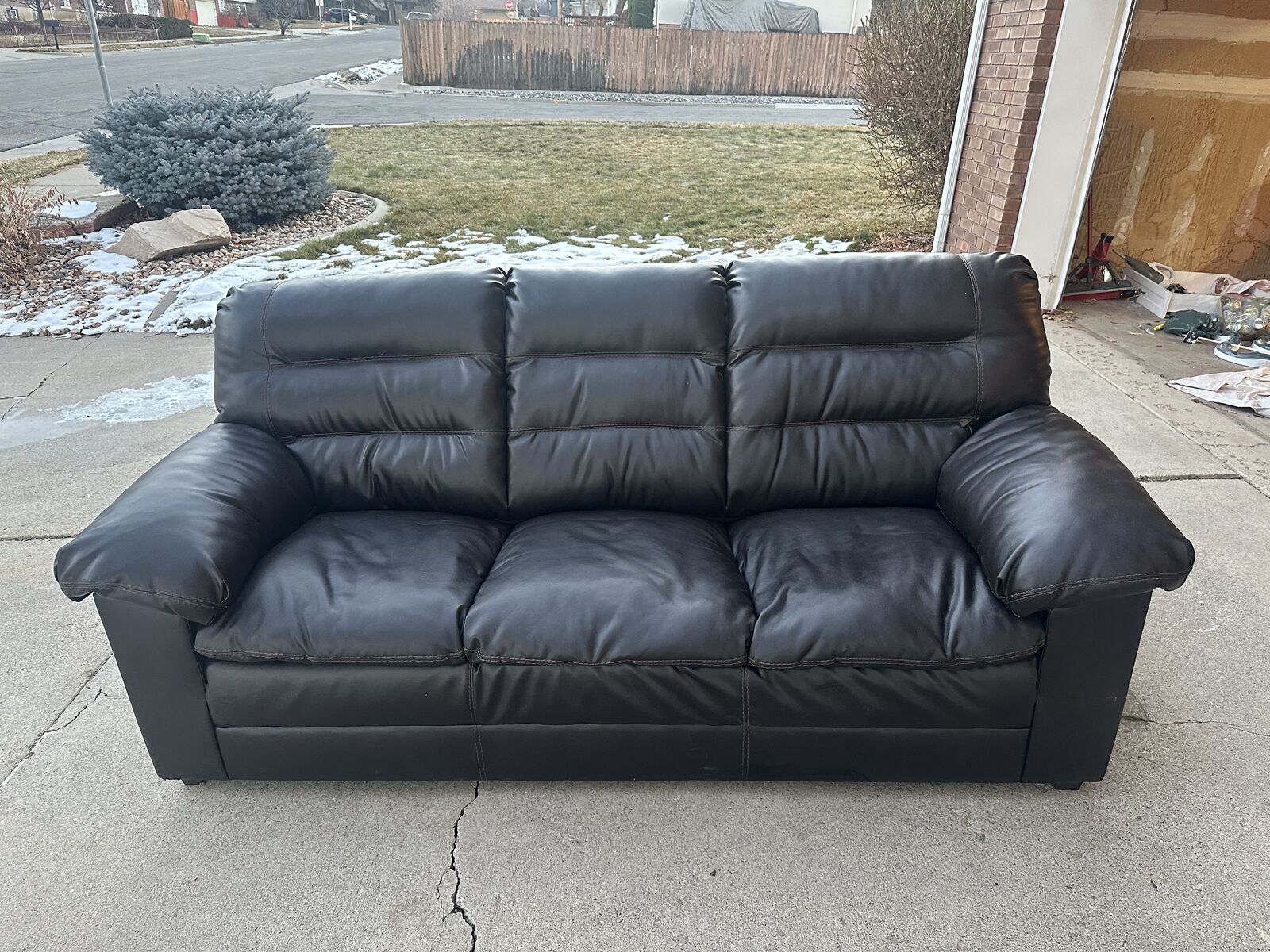 Leather Couches For Sale