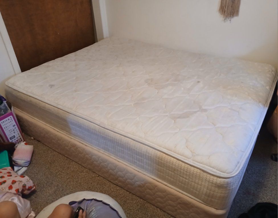 Queen mattress with boxspring