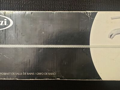 Elgin Chrome 1-Handle Vessel WaterSense Bathroom Sink Faucet with Drain Set