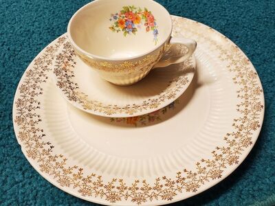 Vintage China 8 Place Set - 22kt Gold