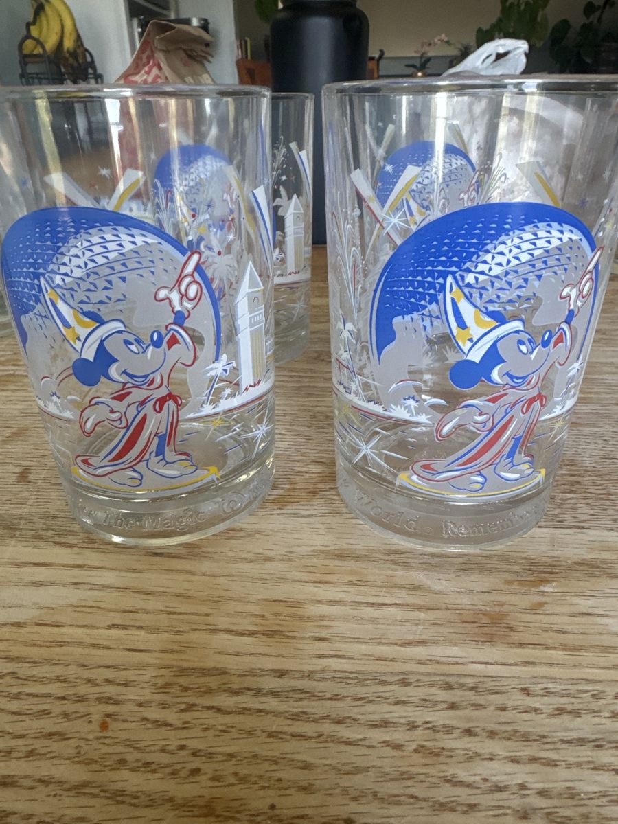 Vintage Disney World Epcot Mickey Mouse Drinking Glasses (Set of 4)