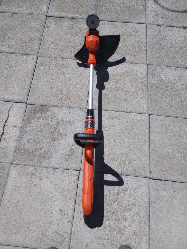 black and Decker electric trimmer