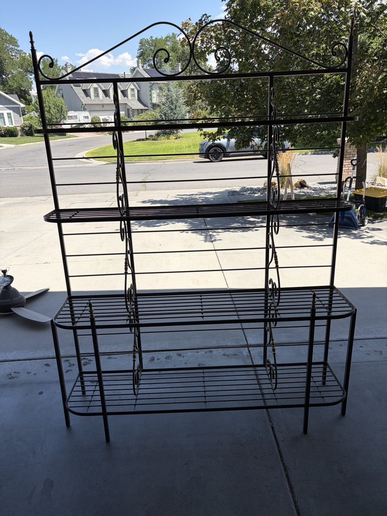 Sturdy Metal Bakers Rack