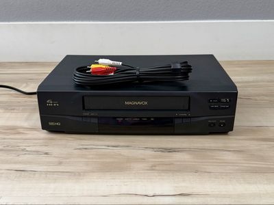 Magnavox VCR VHS Player VRU262AT22