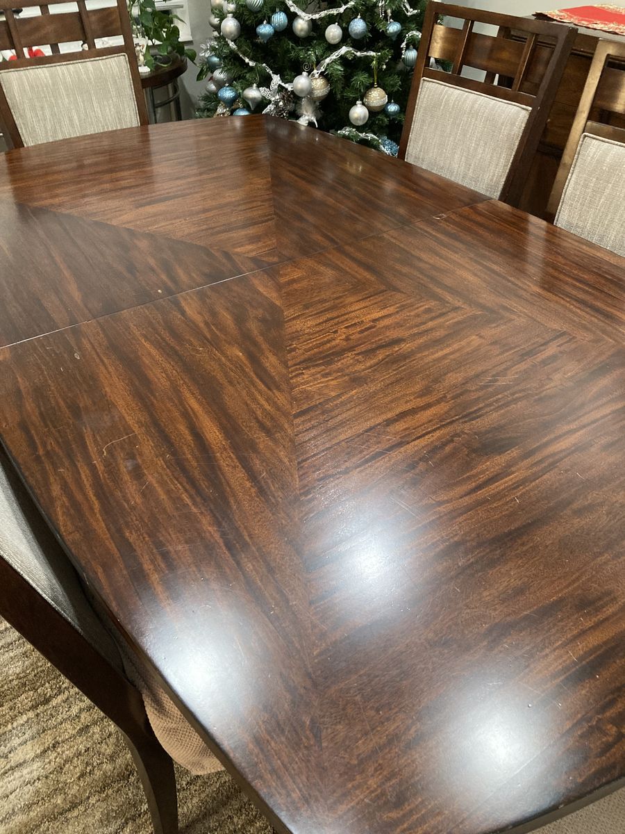Dining Table & chairs